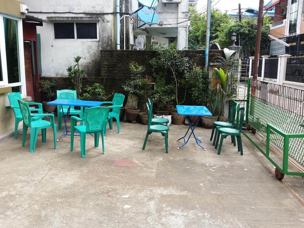 T Venus Hostel Yangon Ngoại thất bức ảnh