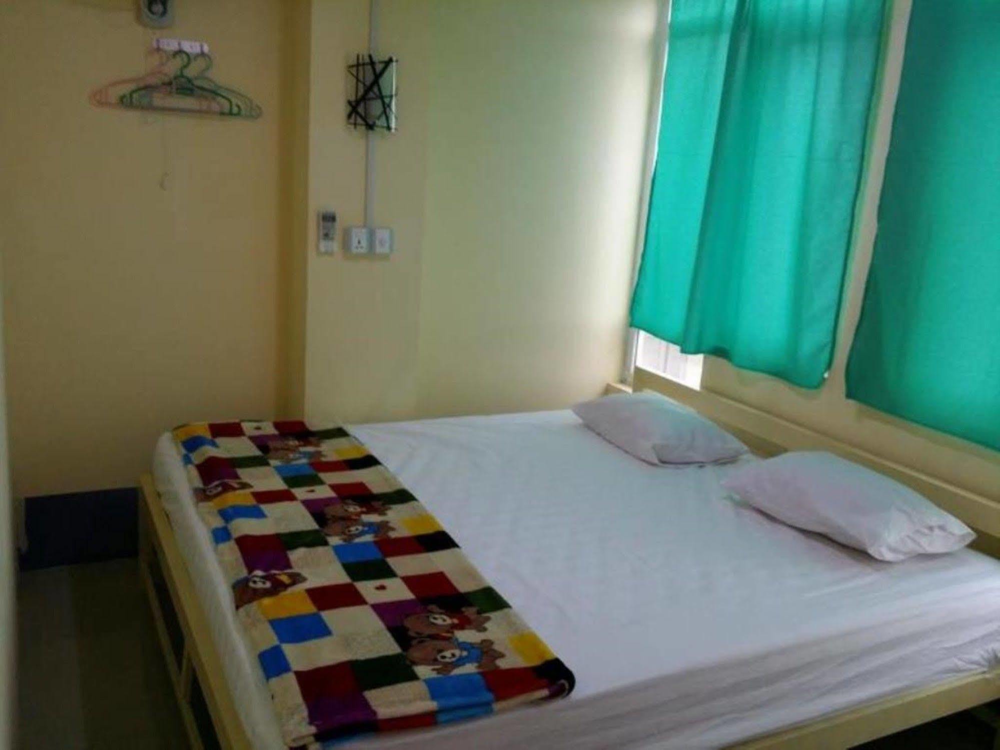 T Venus Hostel Yangon Ngoại thất bức ảnh