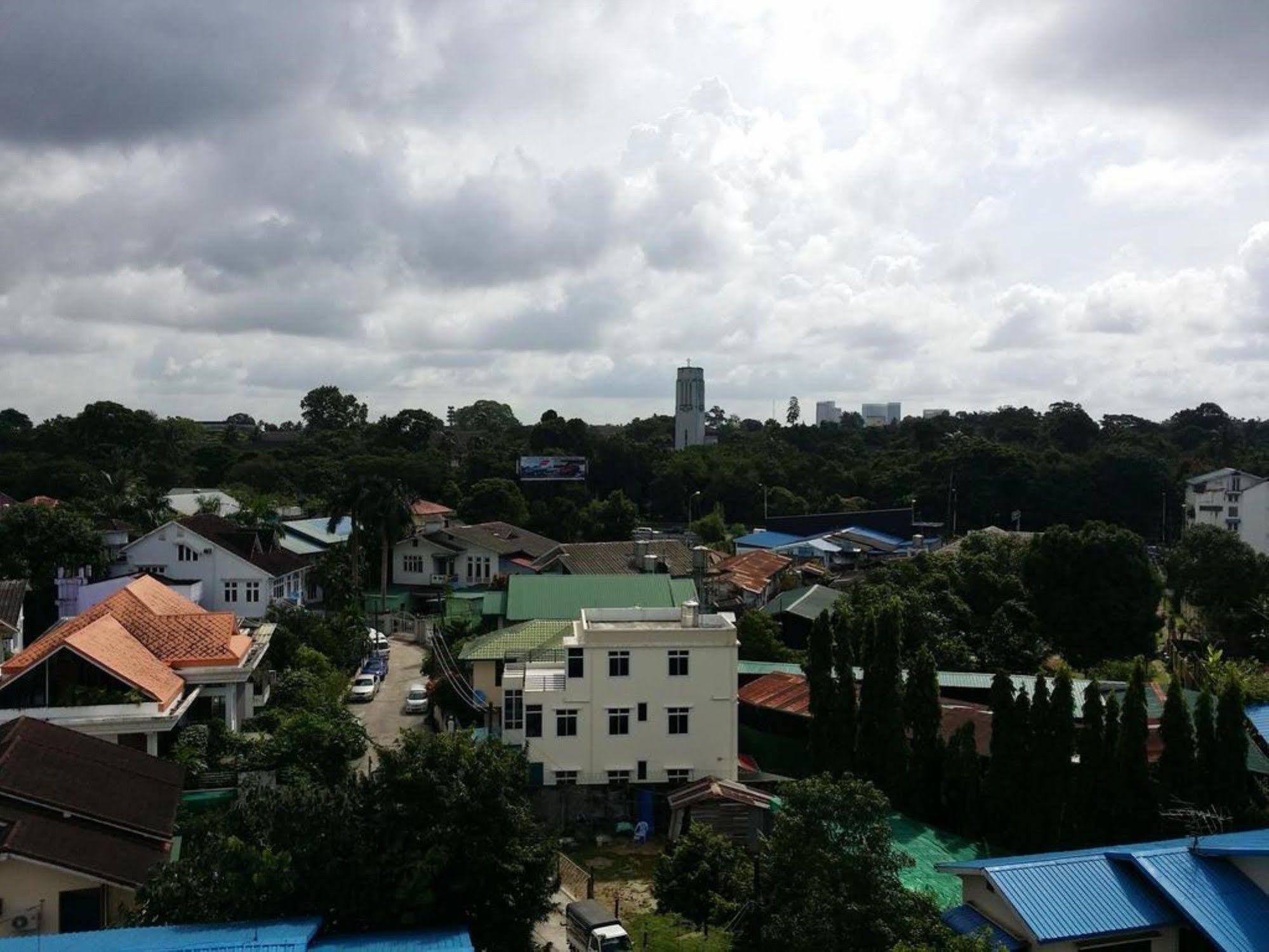 T Venus Hostel Yangon Ngoại thất bức ảnh