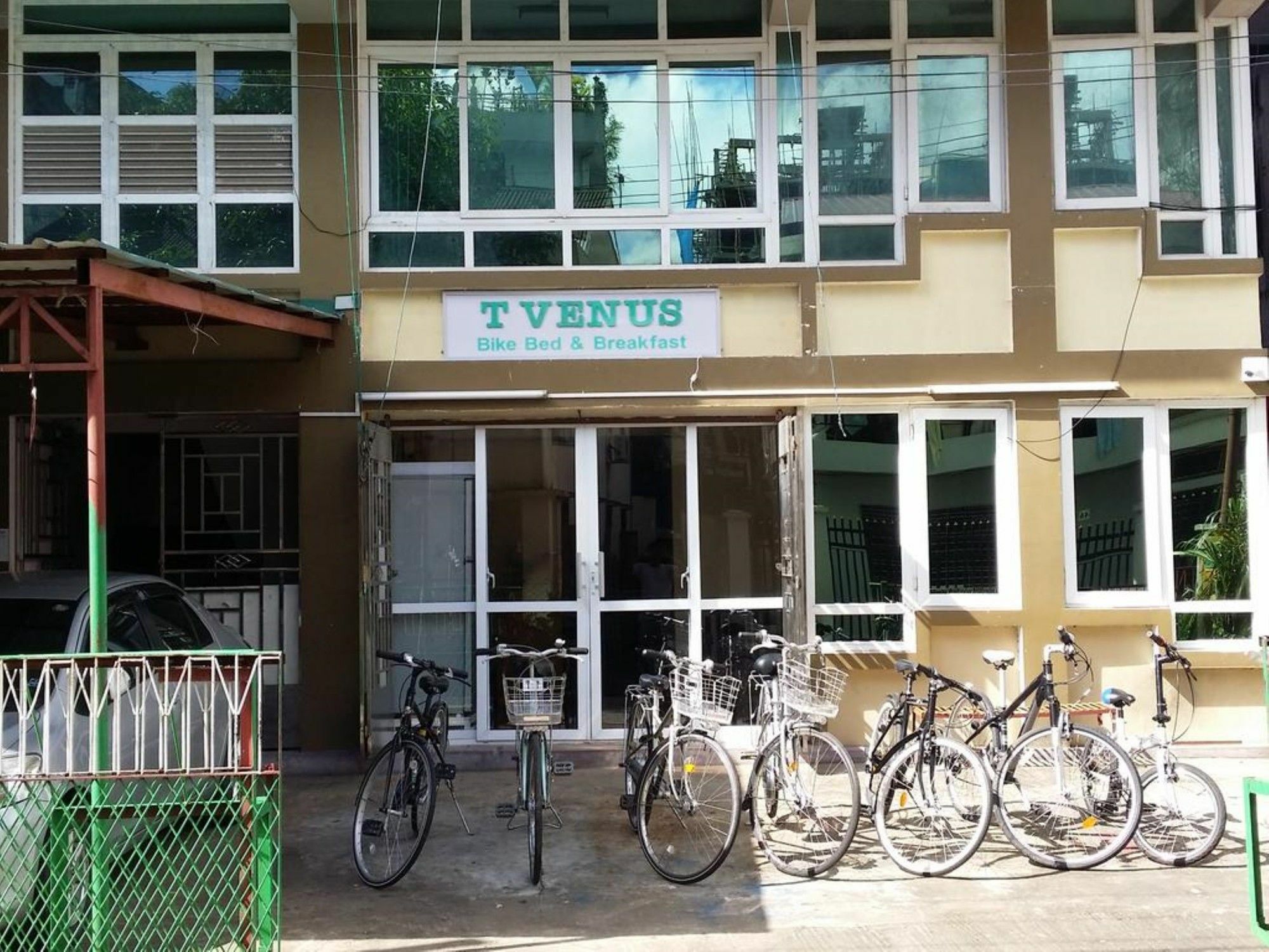 T Venus Hostel Yangon Ngoại thất bức ảnh